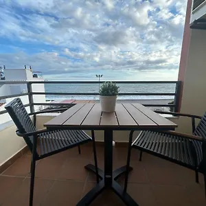 Primera Línea Playa. Vistas Al Mar Apartamento